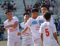 [ẢNH] Thua ngược 1-4, cựu vô địch THPT Hoàng Cầu dừng bước
