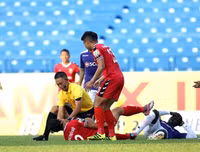 Chiến sĩ CSCĐ, trọng tài Ngô Duy Lân và những hành động cứu người kịp thời trên sân cỏ Việt Nam
