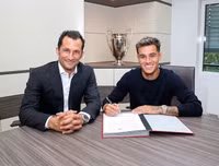 [ẢNH] Coutinho hớn hở ra mắt Bayern, lấy số áo tuyệt đẹp Robben để lại