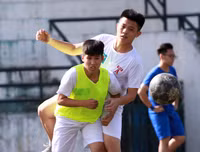 [ẢNH] Thua ngược 1-4, cựu vô địch THPT Hoàng Cầu dừng bước