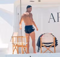 [ẢNH] Ronaldo và bạn gái khoe dáng bốc lửa trên du thuyền ở Hy Lạp