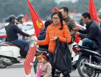[ẢNH] Người hâm mộ phủ kín, biến Mỹ Đình thành 