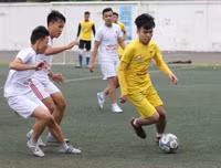 Giành vé bán kết kịch tính, THPT Nguyễn Thị Minh Khai lại mơ vô địch