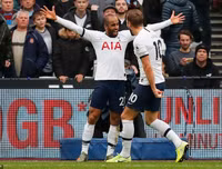[ẢNH] Muôn sắc thái của HLV Mourinho trong màn ra mắt thắng hú vía cùng Tottenham