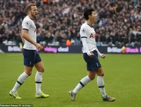 [ẢNH] Muôn sắc thái của HLV Mourinho trong màn ra mắt thắng hú vía cùng Tottenham