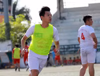 [ẢNH] Thua ngược 1-4, cựu vô địch THPT Hoàng Cầu dừng bước