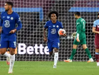 [ẢNH] Vừa diện trang phục mới, Chelsea đã thua sốc