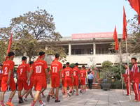 [ẢNH] Lễ xuất quân rộn ràng, rực rỡ sắc màu của thầy trò trường Phùng Khắc Khoan