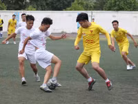 Giành vé bán kết kịch tính, THPT Nguyễn Thị Minh Khai lại mơ vô địch