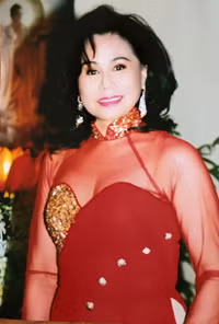 Ngỡ ngàng trước đẹp thời trẻ của nữ danh ca Thanh Tuyền