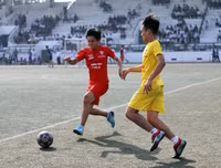 [Ảnh] Quyết liệt cuộc đua vé đi tiếp của 32 đội bóng trong lượt trận chiều 1-11