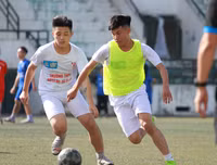 [ẢNH] Thua ngược 1-4, cựu vô địch THPT Hoàng Cầu dừng bước