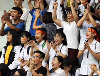 Sắc thái cảm xúc đáng yêu của nữ sinh Hà Nội khi xem penalty
