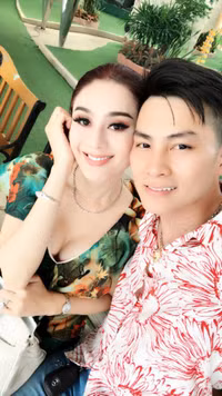 Ca sĩ chuyển giới Lâm Khánh Chi chi 1 tỷ đồng nhờ mang thai hộ