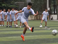 [ẢNH] Đội nắng luyện tập, chờ ngày tranh tài giải bóng đá học sinh Hà Nội 2018