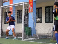 [ẢNH] Đội nắng luyện tập, chờ ngày tranh tài giải bóng đá học sinh Hà Nội 2018