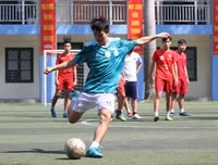 [ẢNH] Đội nắng luyện tập, chờ ngày tranh tài giải bóng đá học sinh Hà Nội 2018