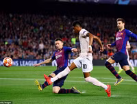 [ẢNH] Messi phá bỏ 