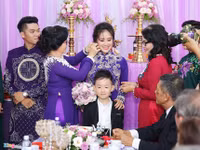 Lê Phương và chồng trẻ không ngừng thể hiện tình yêu tại lễ cưới
