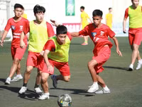 [ẢNH] Khoảnh khắc vỡ òa trên chấm luân lưu của ĐKVĐ Trương Định trước Hoài Đức A