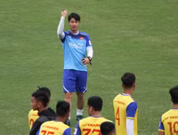 [ẢNH] Trợ lý điển trai người Hàn Quốc gây chú ý ở U23 Việt Nam