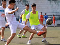 [ẢNH] Thua ngược 1-4, cựu vô địch THPT Hoàng Cầu dừng bước