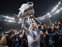 [ẢNH] 50 cầu thủ hay nhất thập kỷ (P2): Ai đủ tầm sánh ngang Ronaldo và Messi?