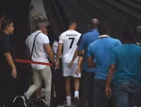 [ẢNH] Ronaldo bỗng nhiên xuất hiện ở Đông Nam Á để làm gì?