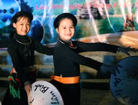 [ẢNH] Ngắm thiếu nữ Pà Thẻn duyên dáng trong điệu múa truyền thống