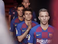[ẢNH] Messi và đồng đội mặc áo đấu phá cách táo bạo của Barca