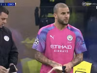 [ẢNH] Pep Guardiola buộc phải sử dụng hậu vệ làm thủ môn như thế nào?