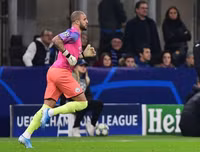 [ẢNH] Pep Guardiola buộc phải sử dụng hậu vệ làm thủ môn như thế nào?