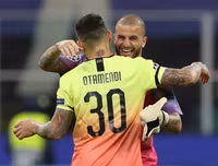 [ẢNH] Pep Guardiola buộc phải sử dụng hậu vệ làm thủ môn như thế nào?