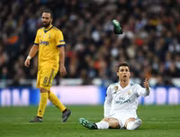 [ẢNH] Ronaldo khoe cơ bắp hoàn hảo sau khi lóe sáng đưa Real vào bán kết
