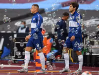 [ẢNH] Vừa diện trang phục mới, Chelsea đã thua sốc