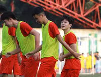 [ẢNH] Cởi nút thắt ghi bàn, ĐKVĐ Trương Định thắng tưng bừng 4-0