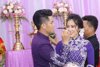 Lê Phương và chồng trẻ không ngừng thể hiện tình yêu tại lễ cưới