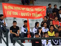 Muôn cảm xúc đáng yêu của các CĐV trên khán đài bóng đá học sinh Hà Nội