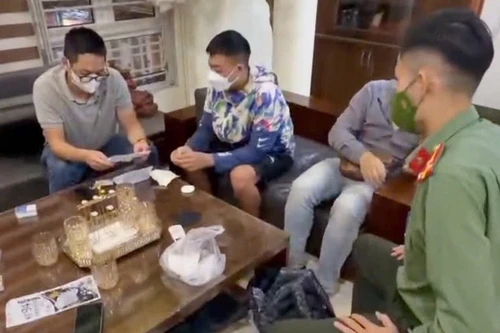 Công an Hà Nội đánh sập 4 ổ nhóm cho vay lãi nặng trên không gian mạng