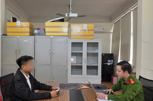 Xử phạt 5 triệu đồng người bị chặn đầu xe ở Hà Tĩnh