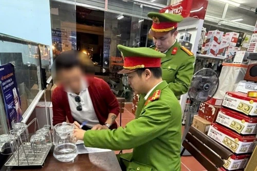 Xử lý cơ sở kinh doanh pháo hoa trái phép