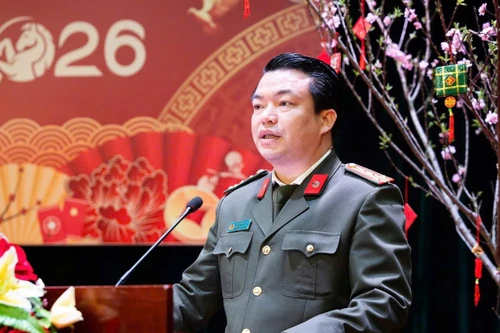 Đồng chí Bí thư thứ nhất Trung ương Đoàn thăm chúc Tết cán bộ chiến sỹ Trung đoàn 600