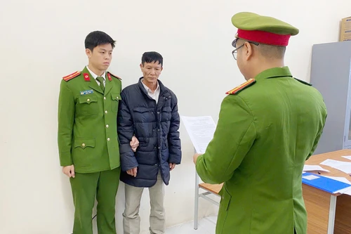 Mâu thuẫn tiền bạc, chị em gái đánh nhau 