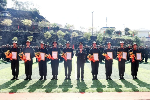 Khai giảng khóa huấn luyện cho 465 chiến sỹ nghĩa vụ trong lực lượng Cảnh vệ