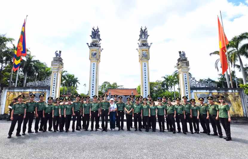gen-h-z8017126435848-6d4cd1bbb2960d0a926845a5820efd20.jpg