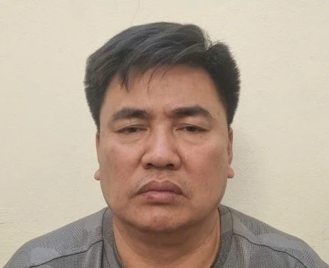 Đối tượng đẩy Cảnh sát giao thông vào đầu xe tải bị điều tra về hành vi giết người