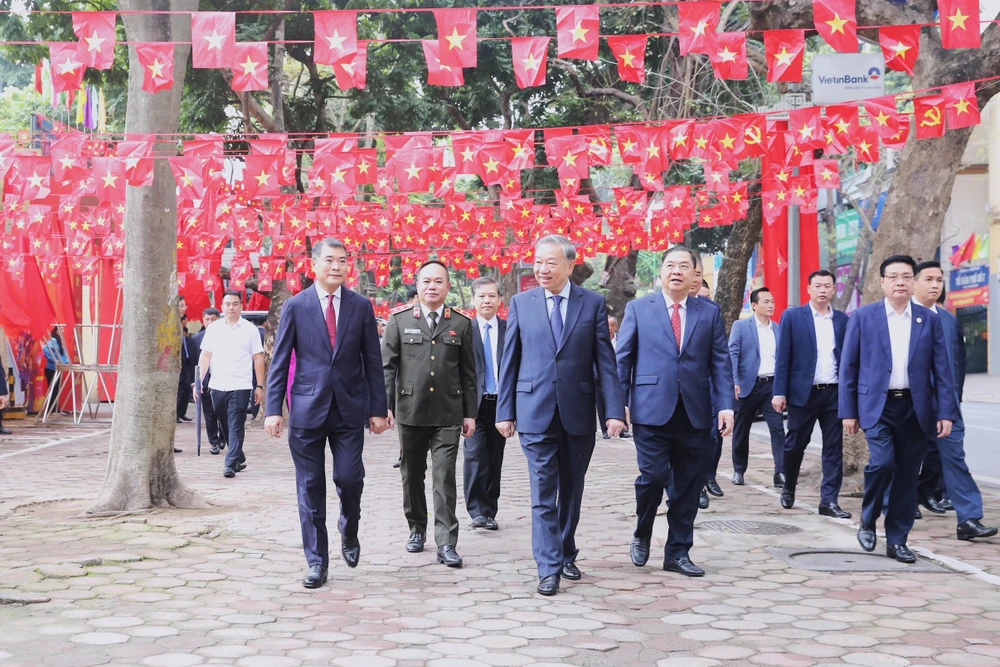 Ban Giám đốc Công an thành phố Hà Nội kiểm tra công tác bảo đảm an ninh, trật tự và tham gia bầu cử