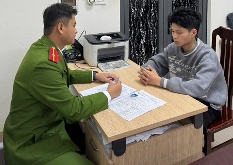 Cặp đôi 10X tham gia đường dây làm giả giấy khám sức khỏe