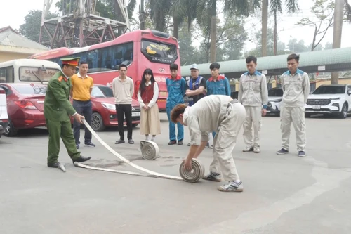 Tuyên truyền phòng cháy cho cán bộ công nhân Công ty Cổ phần Tập đoàn Sunhouse 