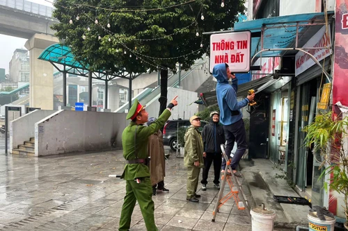 Kiên trì giải quyết các 'điểm nghẽn' về trật tự đô thị và xây dựng